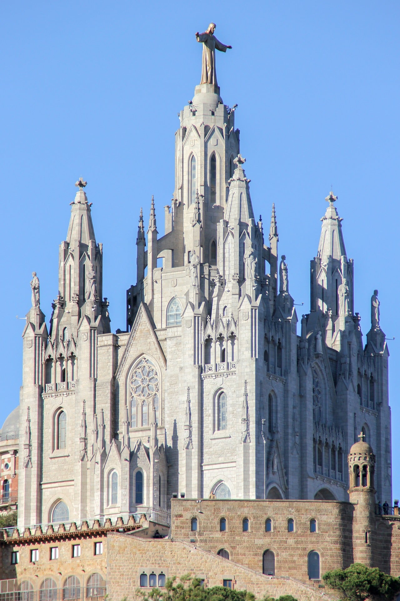 files/barcelona-3564277_1920.jpg